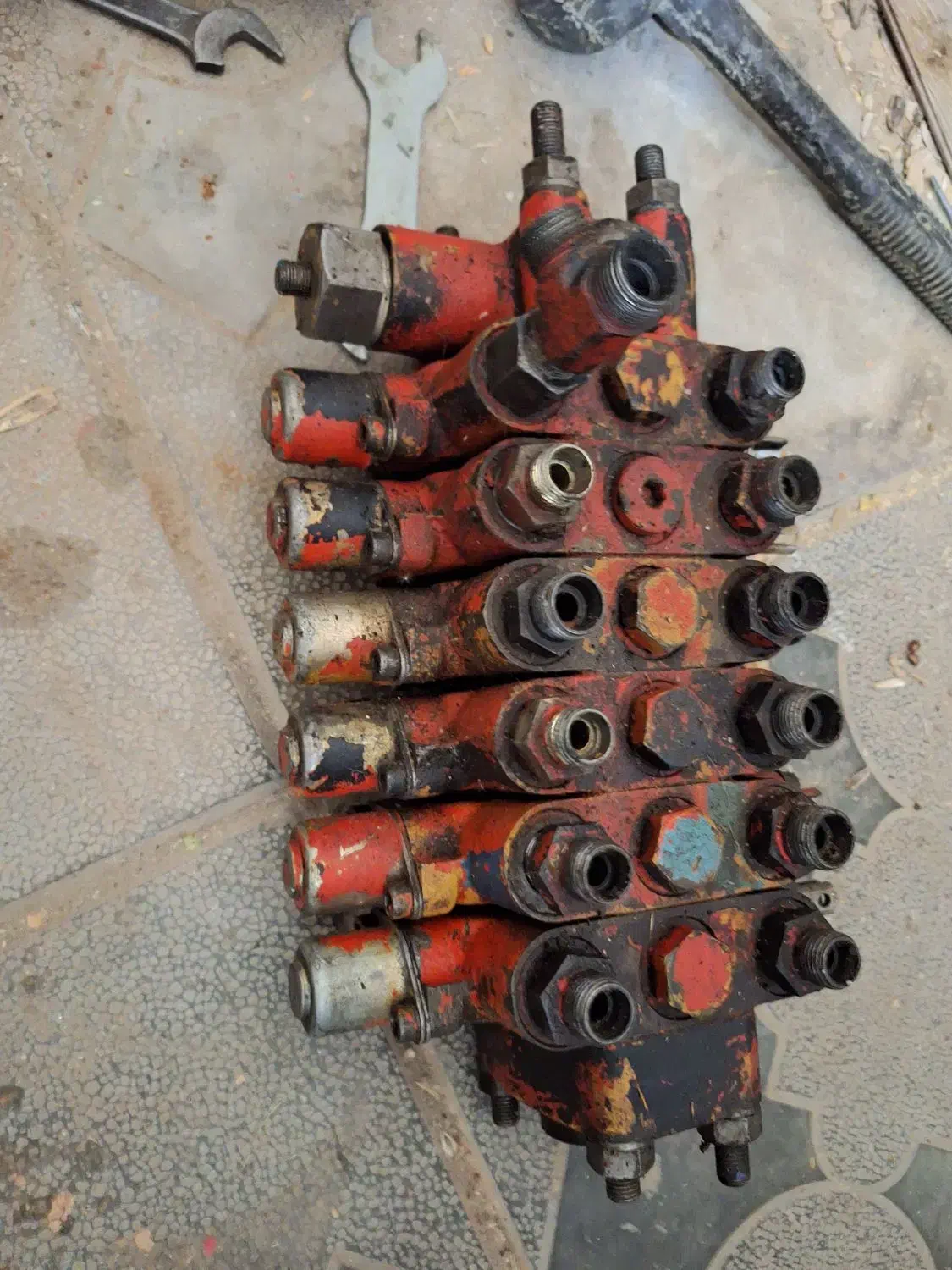 دسته شیر یونیک ۳ تن|ماشین‌آلات صنعتی|تربت‌حیدریه, داروپخش|دیوار