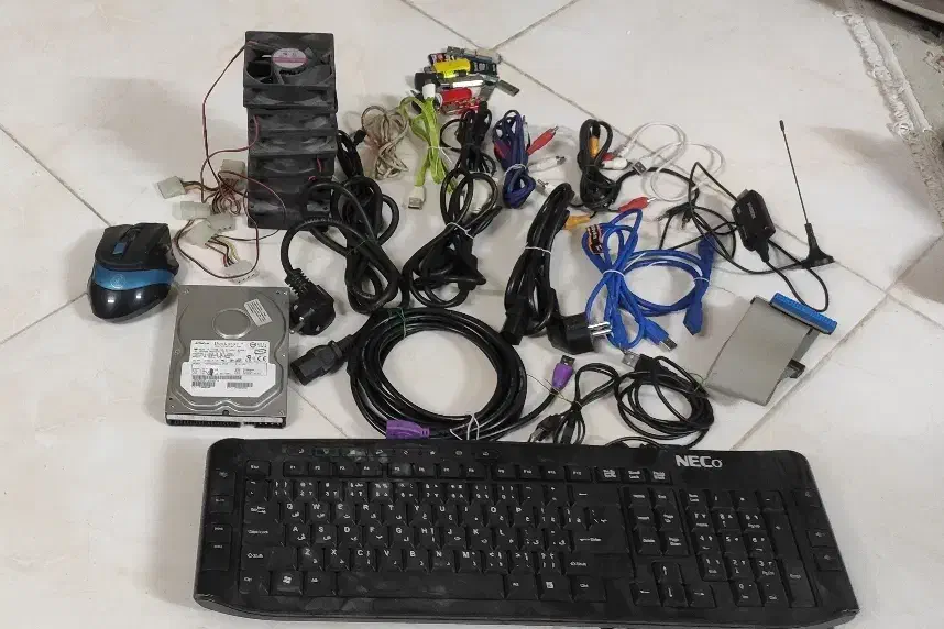 کابل.لوازم کامپیوتر.انواع شارژرآداپتور.فلش.مموری|قطعات و لوازم جانبی رایانه|مشهد, سجادیه|دیوار