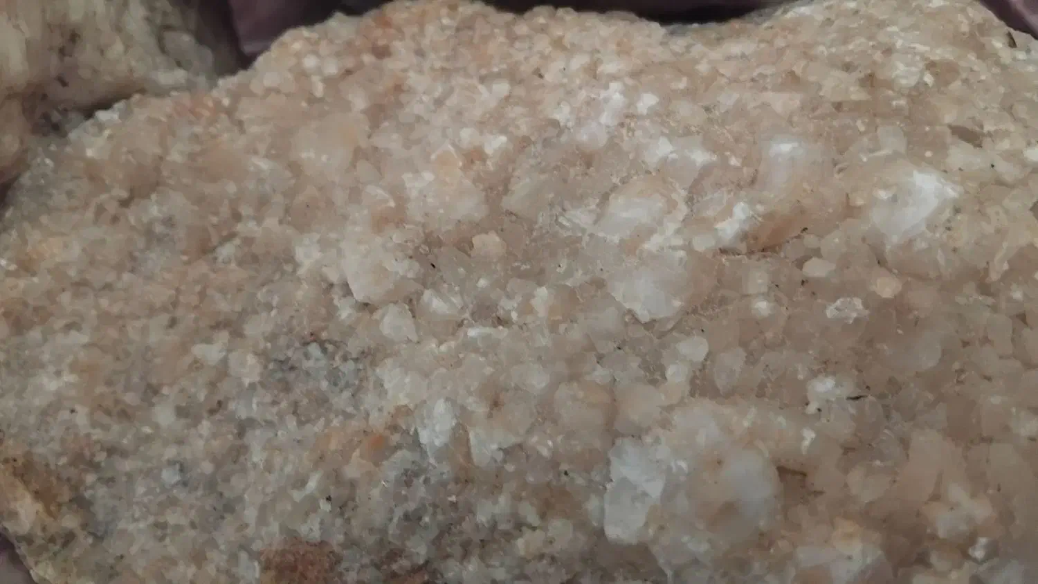 سنگ کوارتز|کلکسیون اشیاء عتیقه|بجنورد, |دیوار