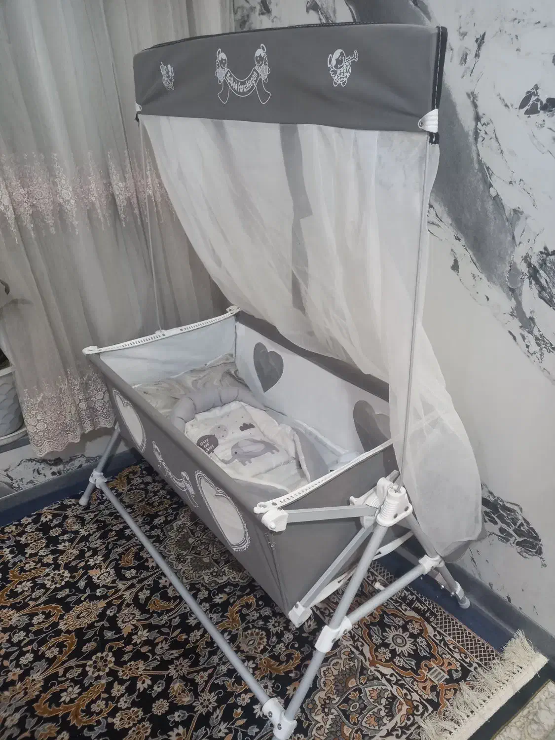 گهواره نو وتمیز|اسباب و اثاث بچه|اصفهان, باتون|دیوار