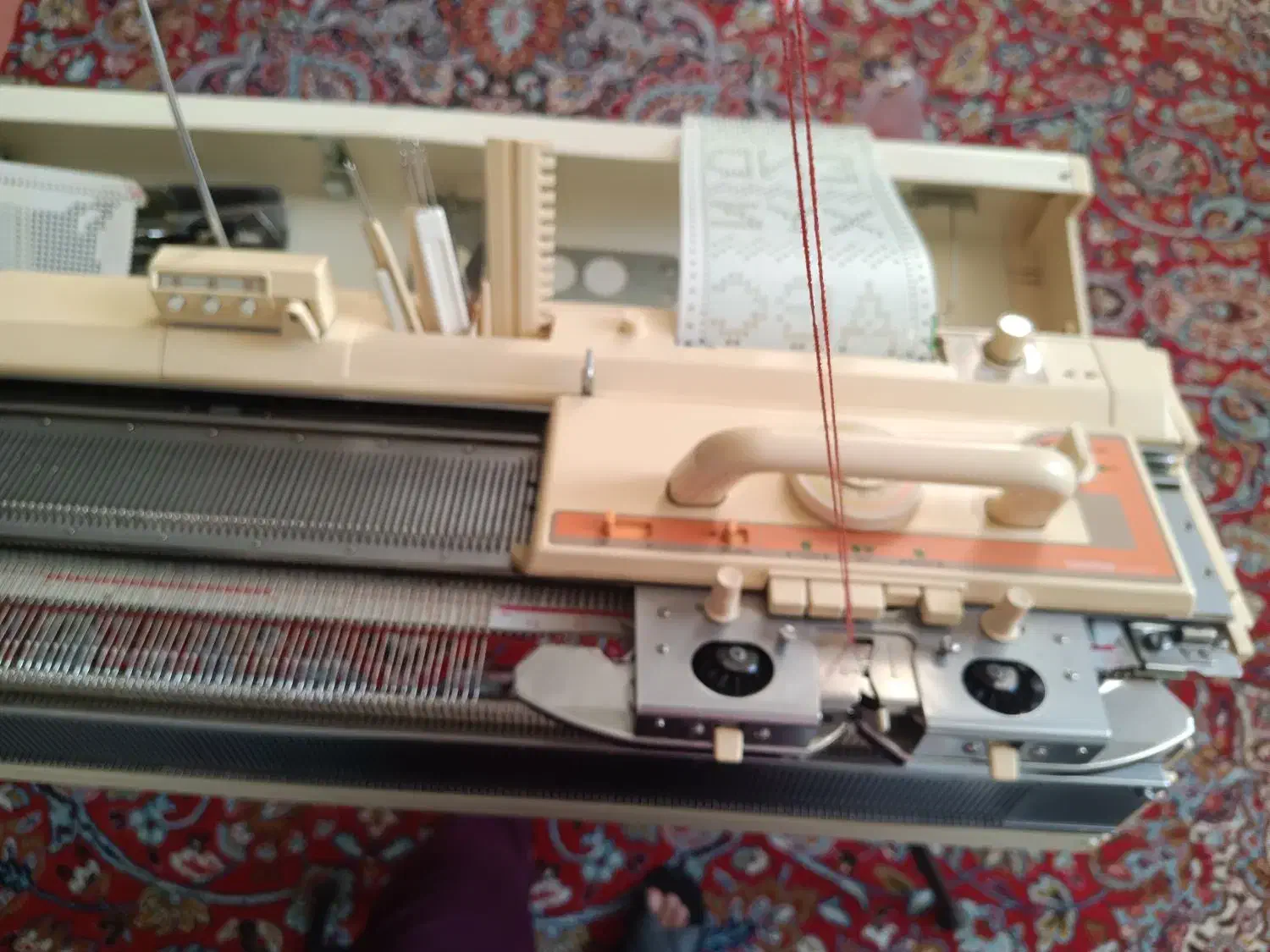 این ماشین بافندگی برای فروش هست|لوازم خیاطی و بافتنی|گلپایگان, |دیوار