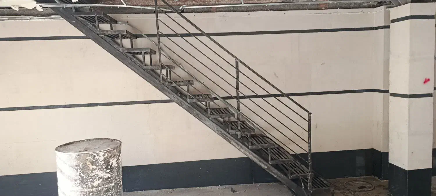 جوشکاری و نبش کشی .|خدمات پیشه و مهارت|ماکو, |دیوار