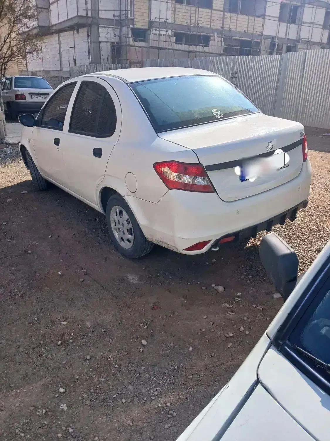 ساینا سفید ۴۰۱|خودرو سواری و وانت|خمینیشهر, |دیوار