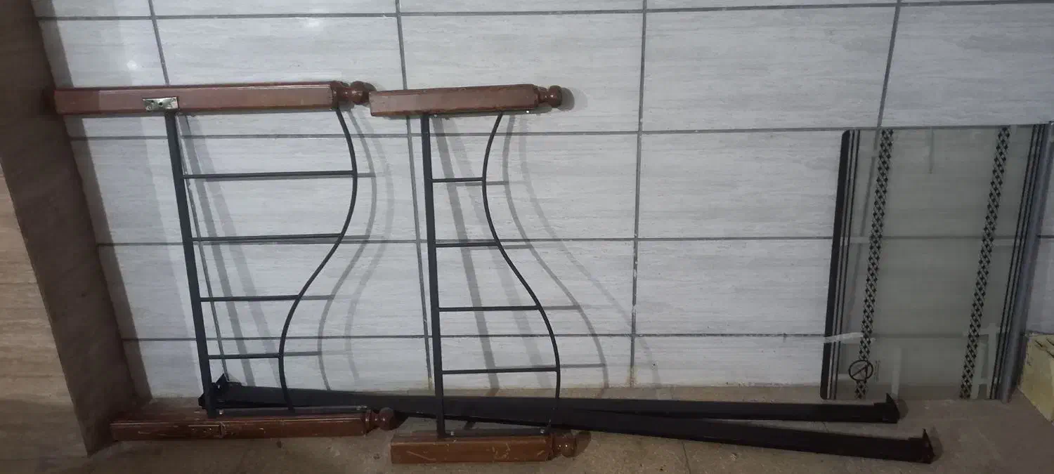 تخت فورفوژه|تخت و سرویس خواب|شاهین‌شهر, نظامی|دیوار