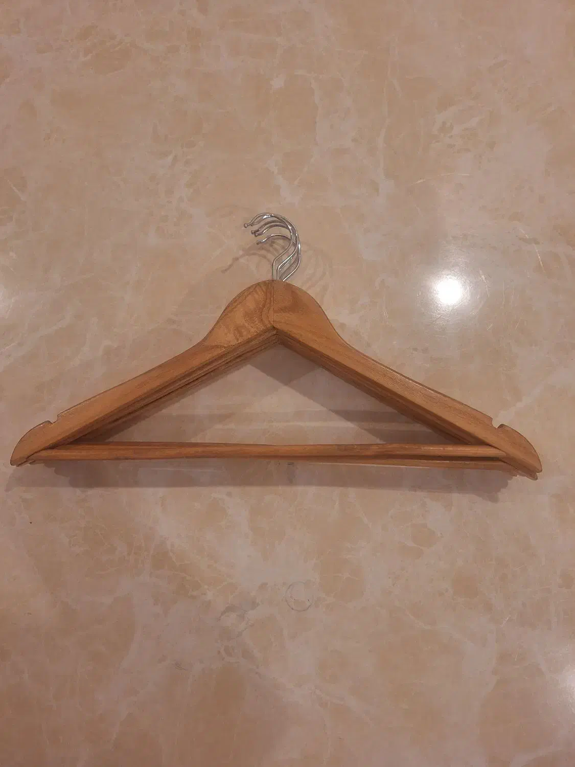 چوب لباسی چوبی وارداتی|بندرخت و رخت‌آویز|پردیس, فاز ۱۱|دیوار