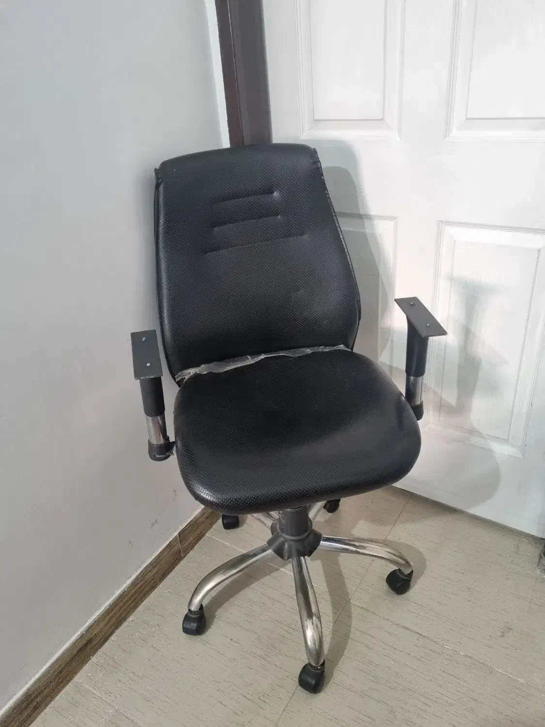 صندلی اداری کاملا سالم|دفتر کار|شهریار, شهرک امیریه|دیوار