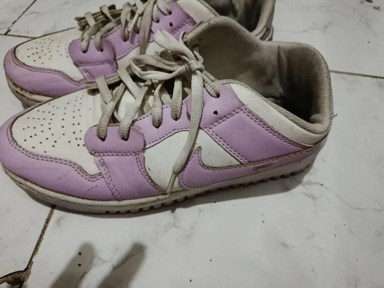 کفش و کتونی|کیف، کفش، کمربند|رشت, فلسطین|دیوار