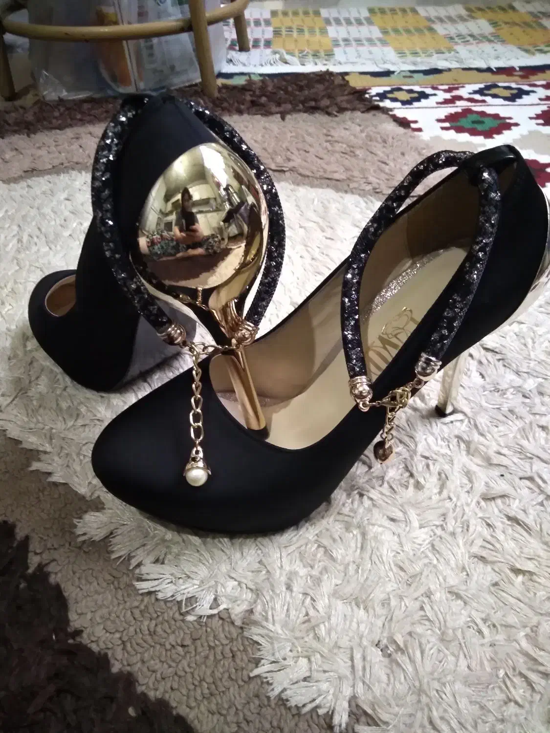 کفش|کیف، کفش، کمربند|شهریار, شهریار|دیوار