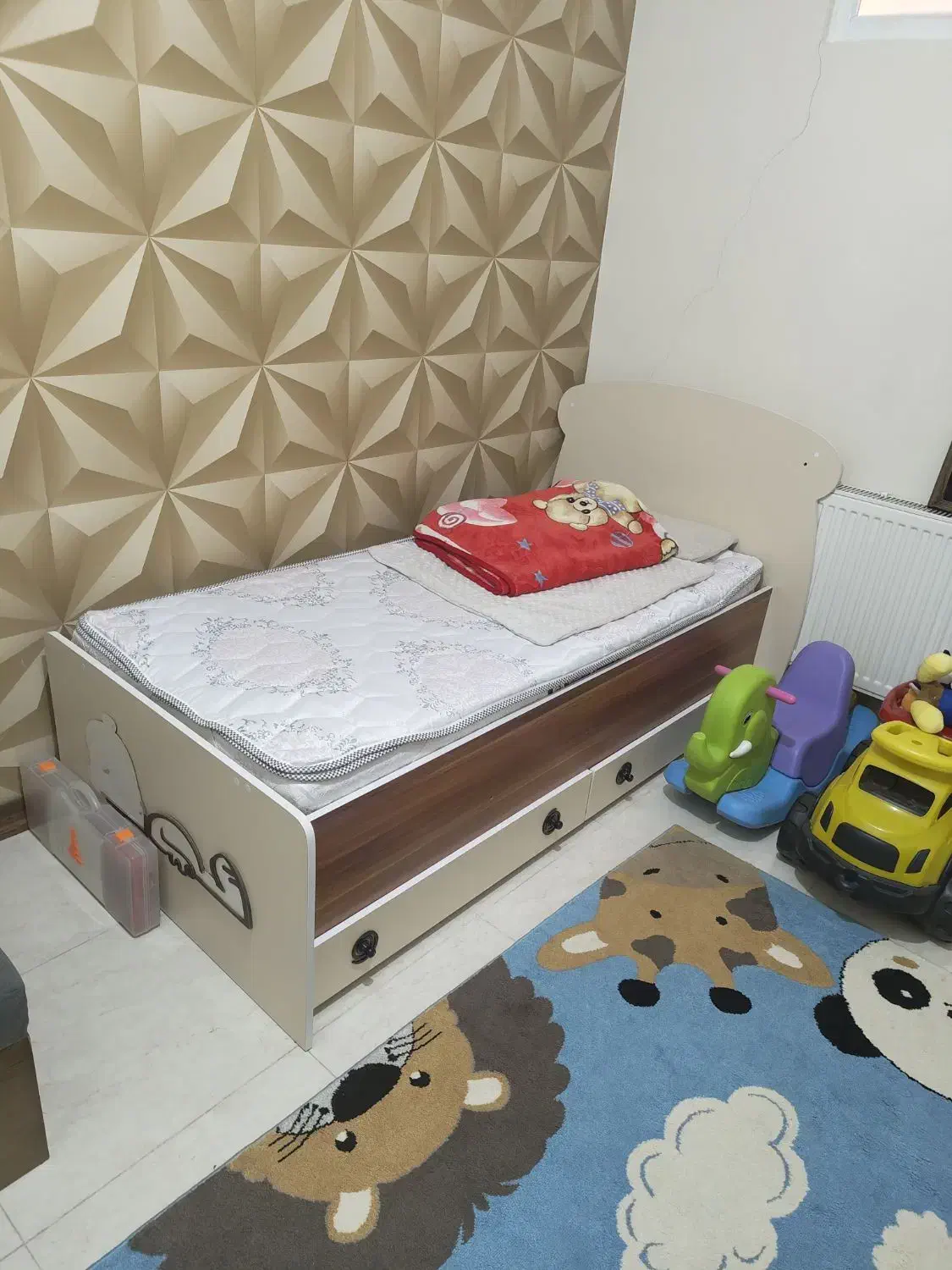 سرویس خواب کودک و جوان|تخت و سرویس خواب|شاهین‌شهر, عطار|دیوار