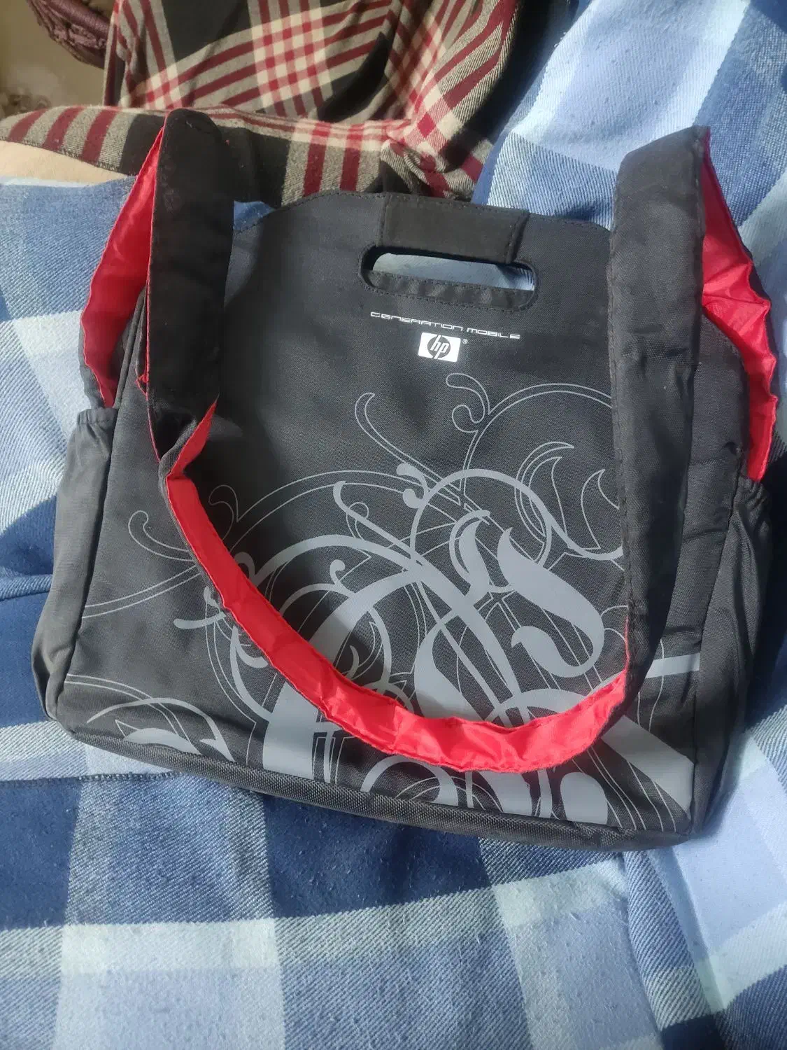 کیف لپ تاپ|کیف، کفش، کمربند|صدرا-فارس, فاز ۱|دیوار