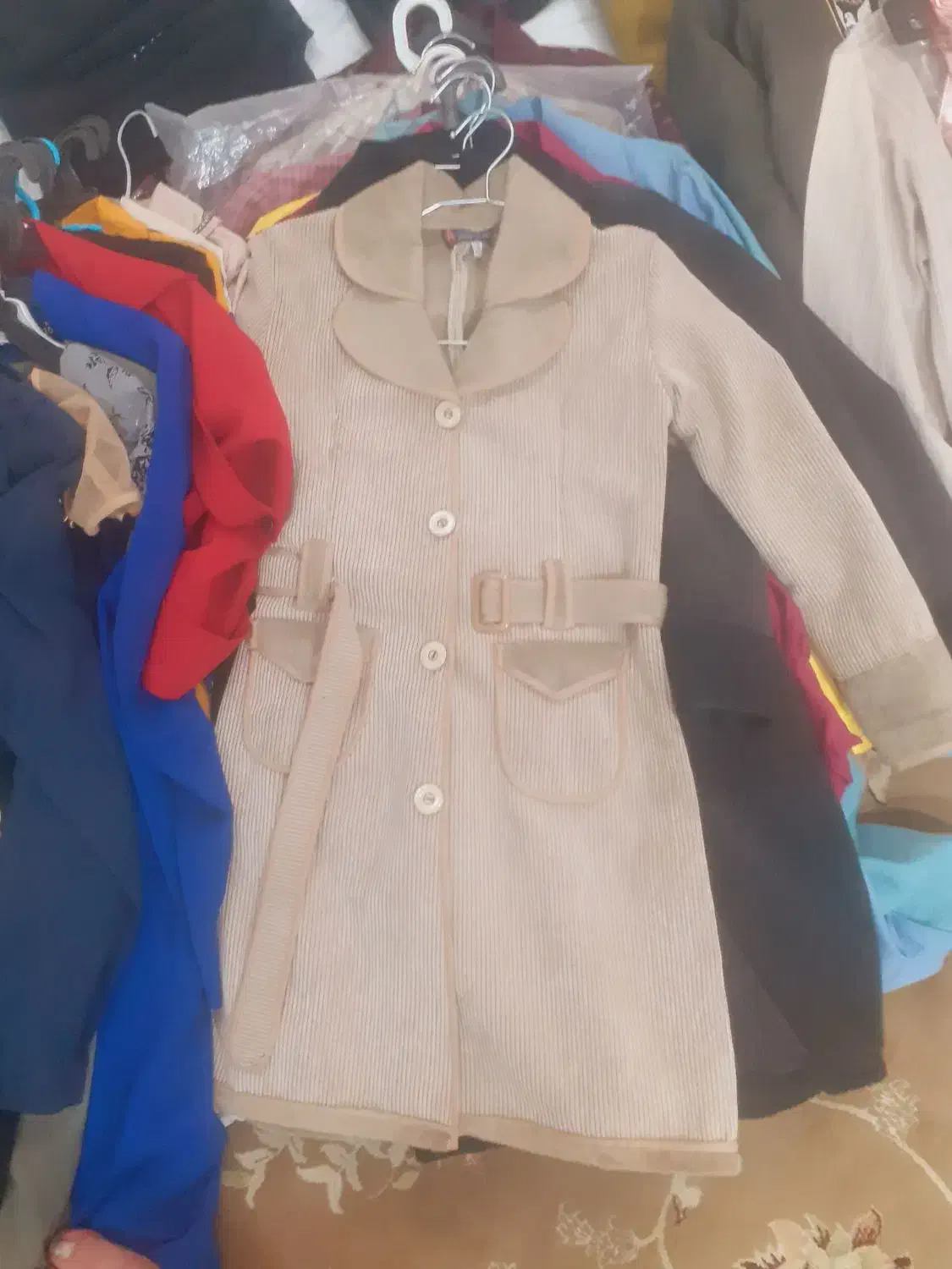 فوری لباس زنانه دخترانه ومجلسی کاپشن بافت و۲۰۰هزار|لباس|اصفهان, فرهنگیان|دیوار