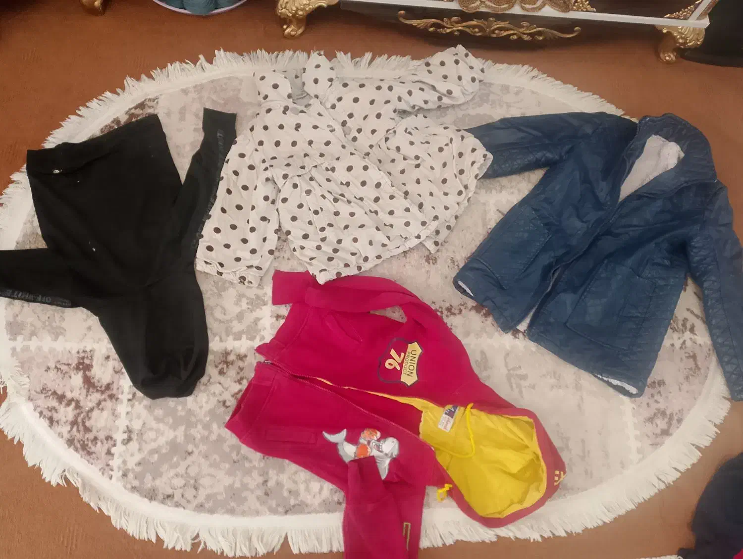 لباس بچه گانه|کفش و لباس بچه|خسروشاه, |دیوار