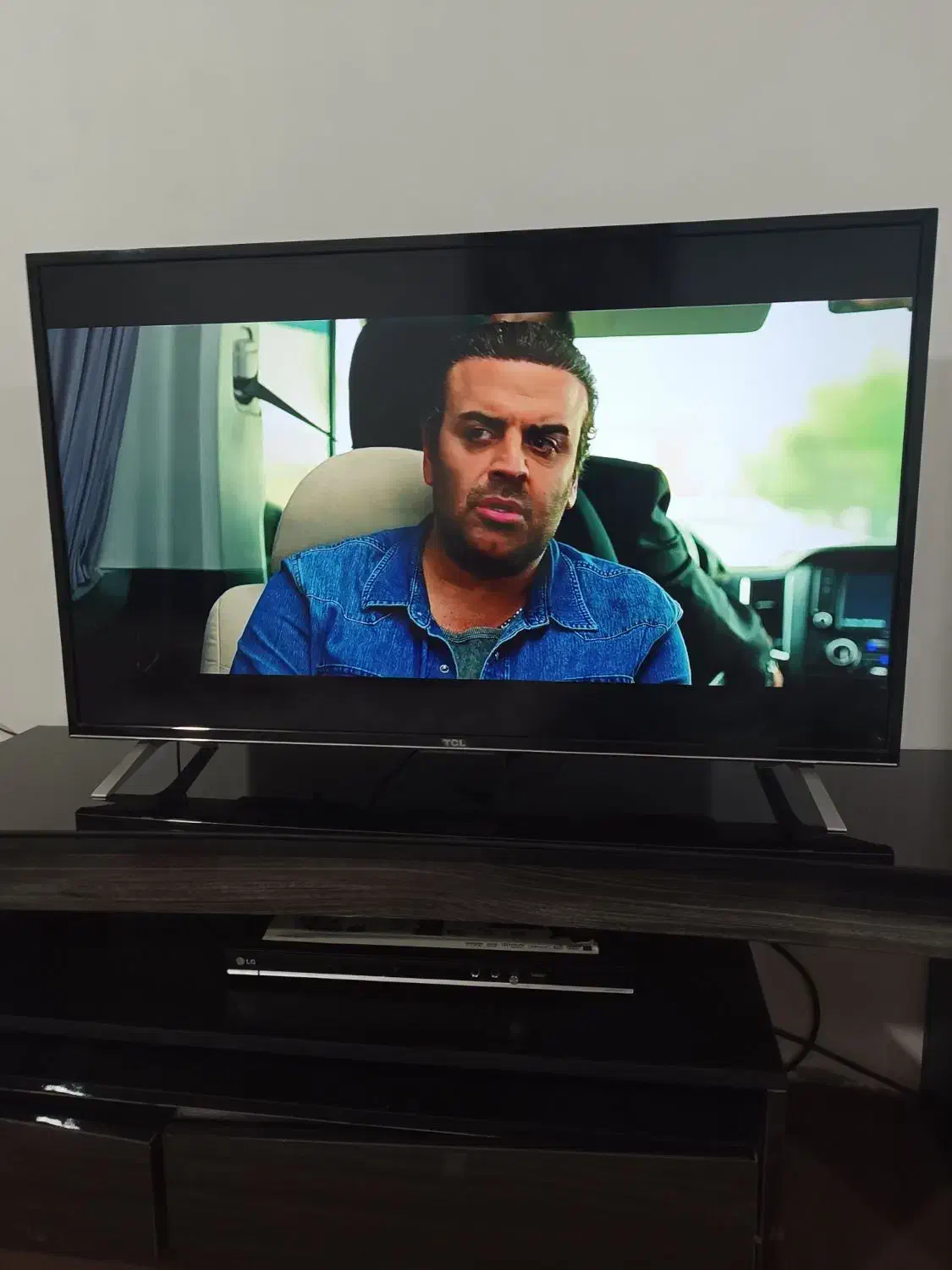 تلویزیون 42ال ای دی|تلویزیون و پروژکتور|همدان, |دیوار