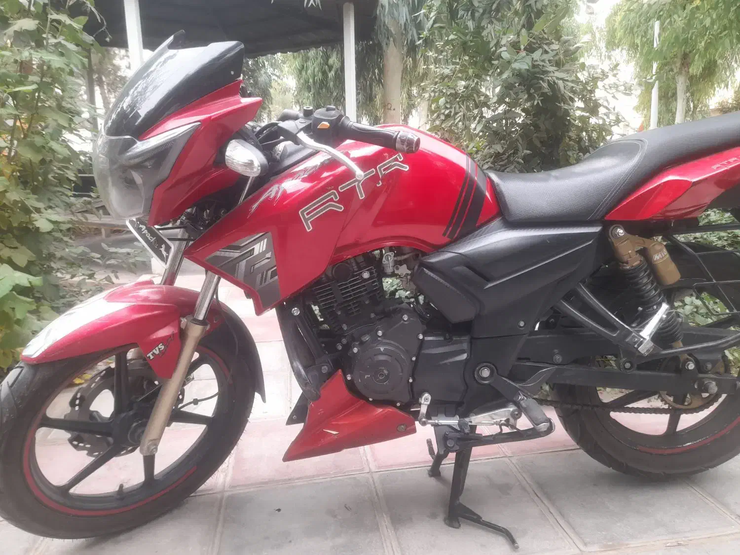 اپاچی ۱۸۰ قرمز سرحال|موتورسیکلت|قم, خاکفرج|دیوار