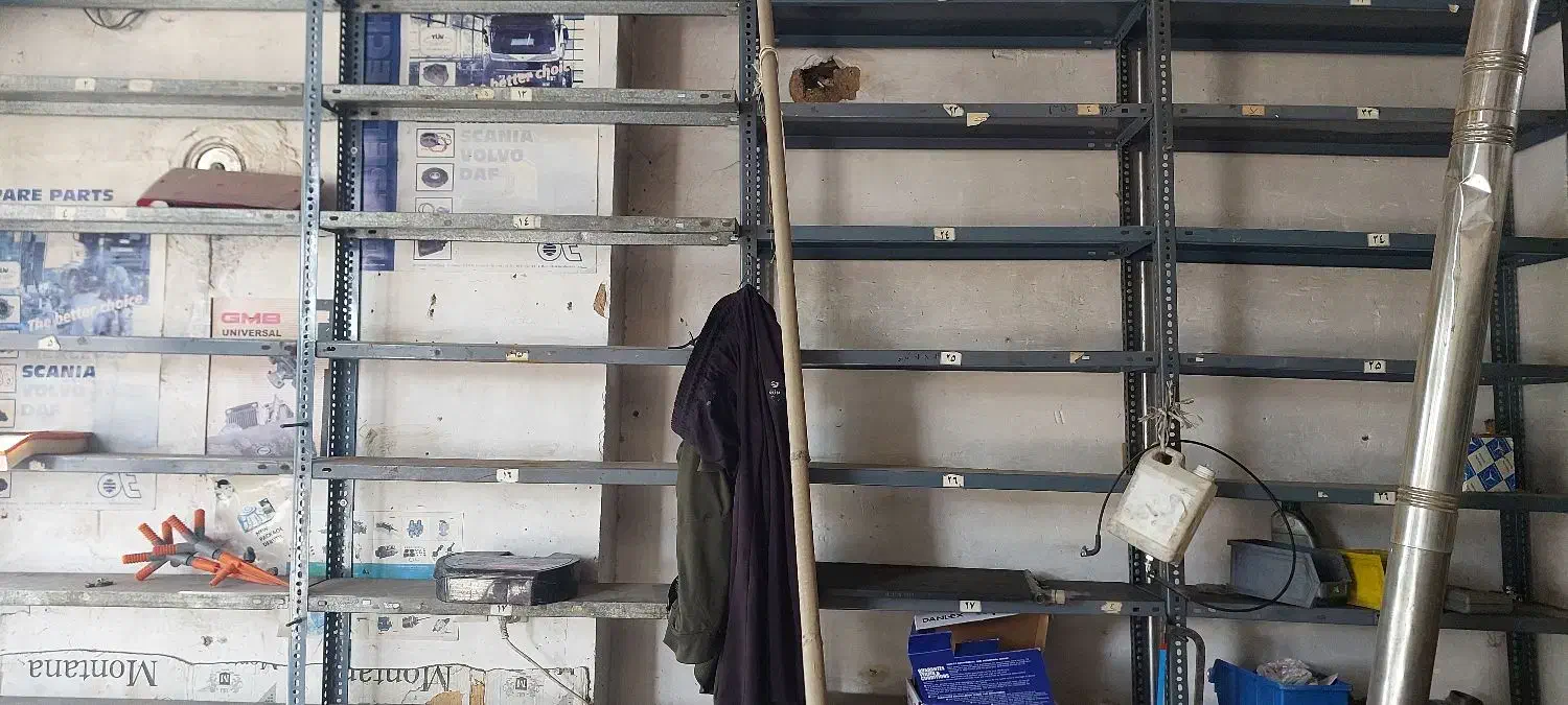 تعداد ۲۲۸عددقفسه فلزی در سایزهای مختلف با پایه|کتابخانه، شلف، قفسه‌های دیواری|شاهرود, |دیوار