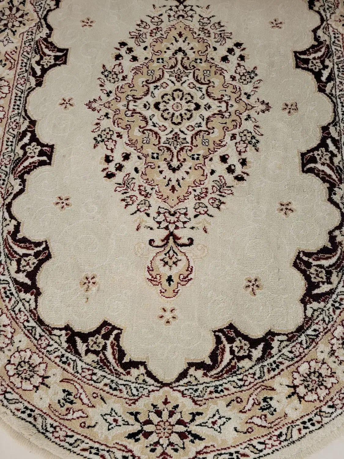 کناره بیضی شکل|فرش|اصفهان, شفق|دیوار