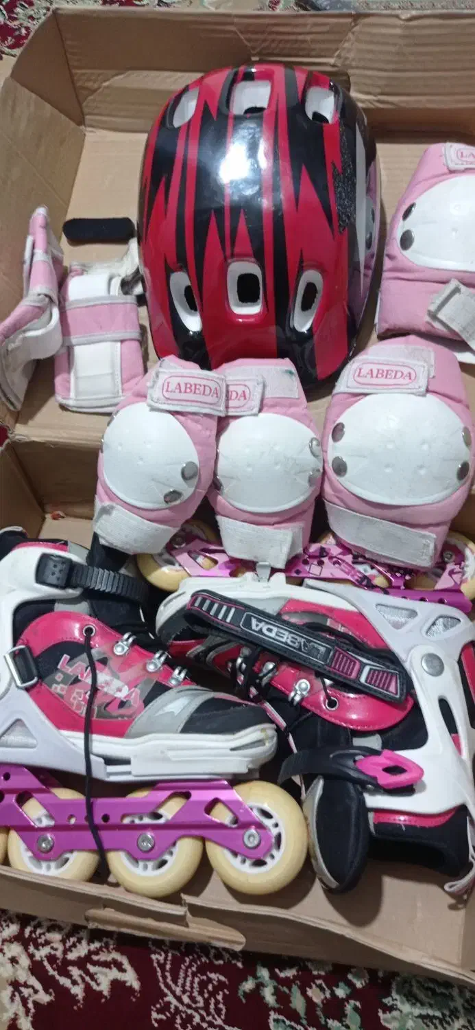 با سلام کفش اسکیت در حد نو|تجهیزات ورزشی|اصفهان, محمودیه|دیوار