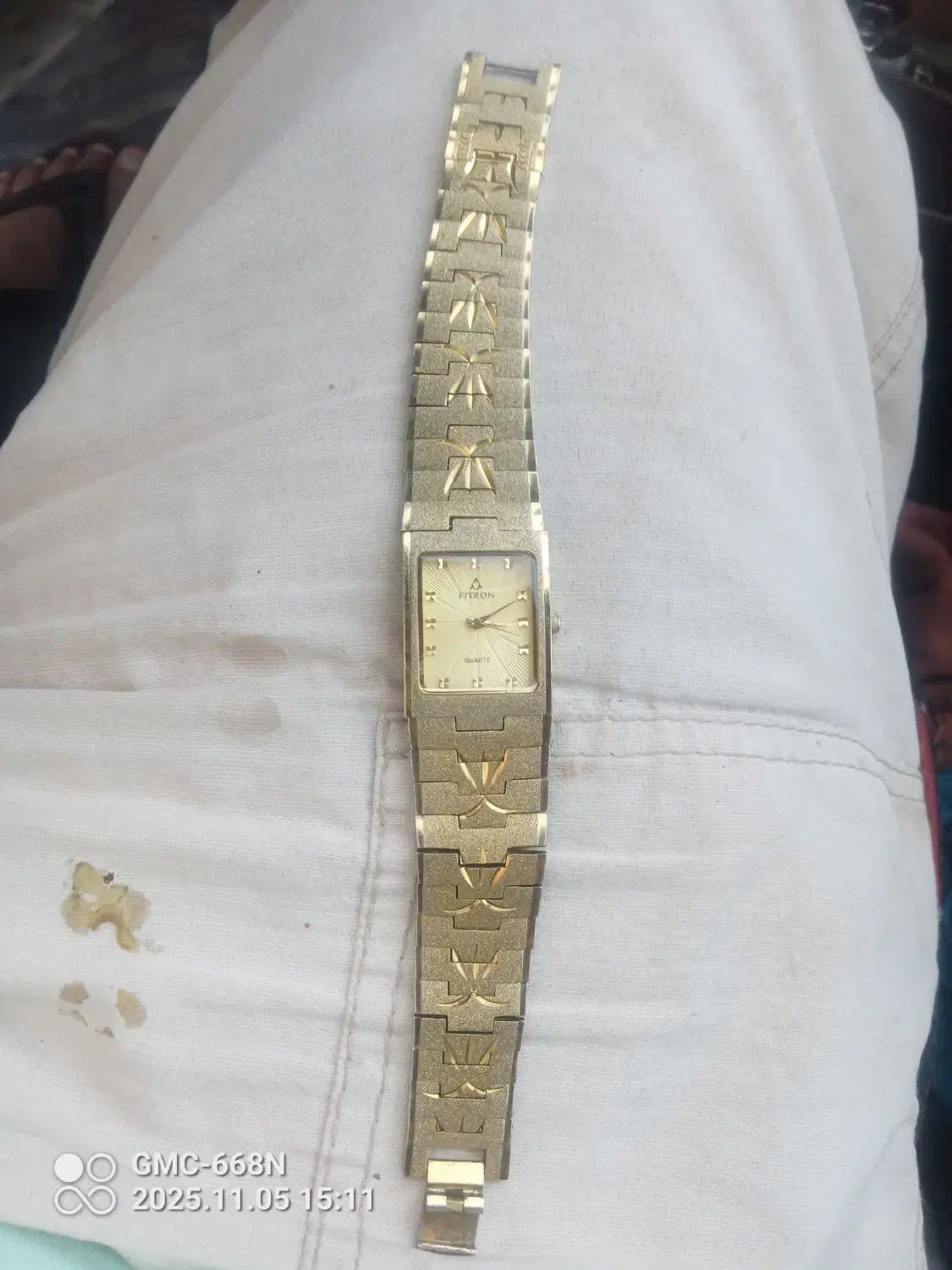 ساعت مچی|ساعت|گنبد کاووس, |دیوار