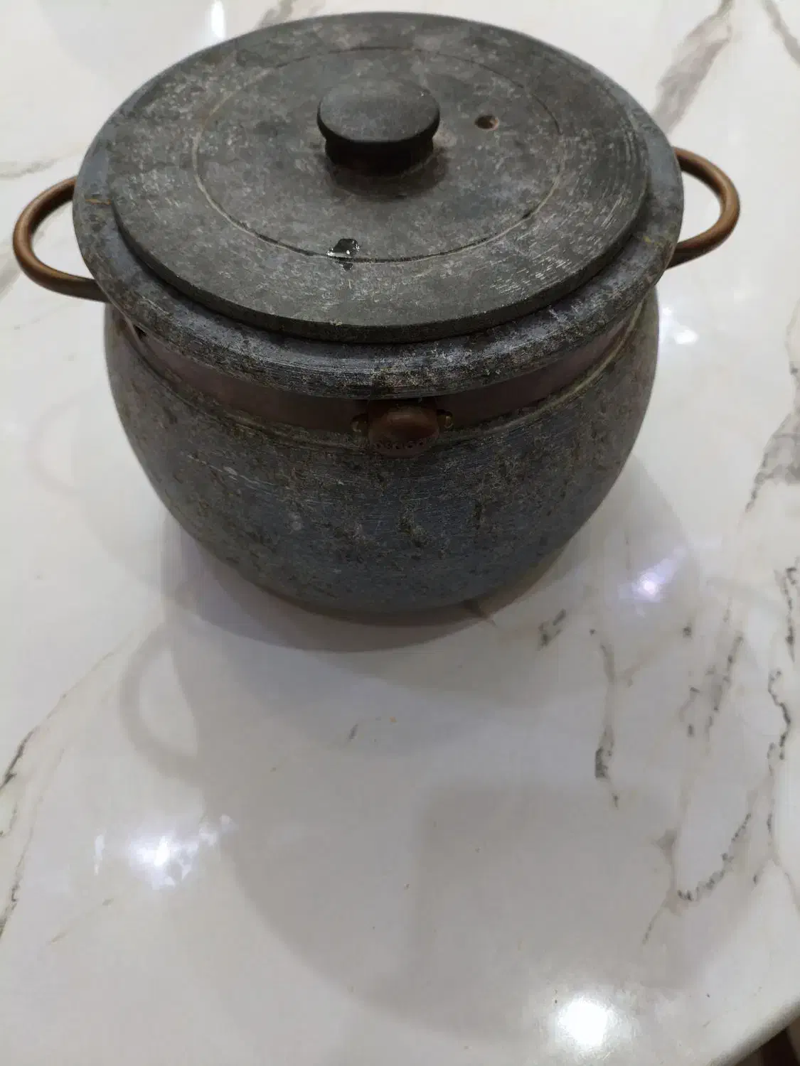 دیزی سنگی|ظروف پخت‌وپز|آمل, |دیوار