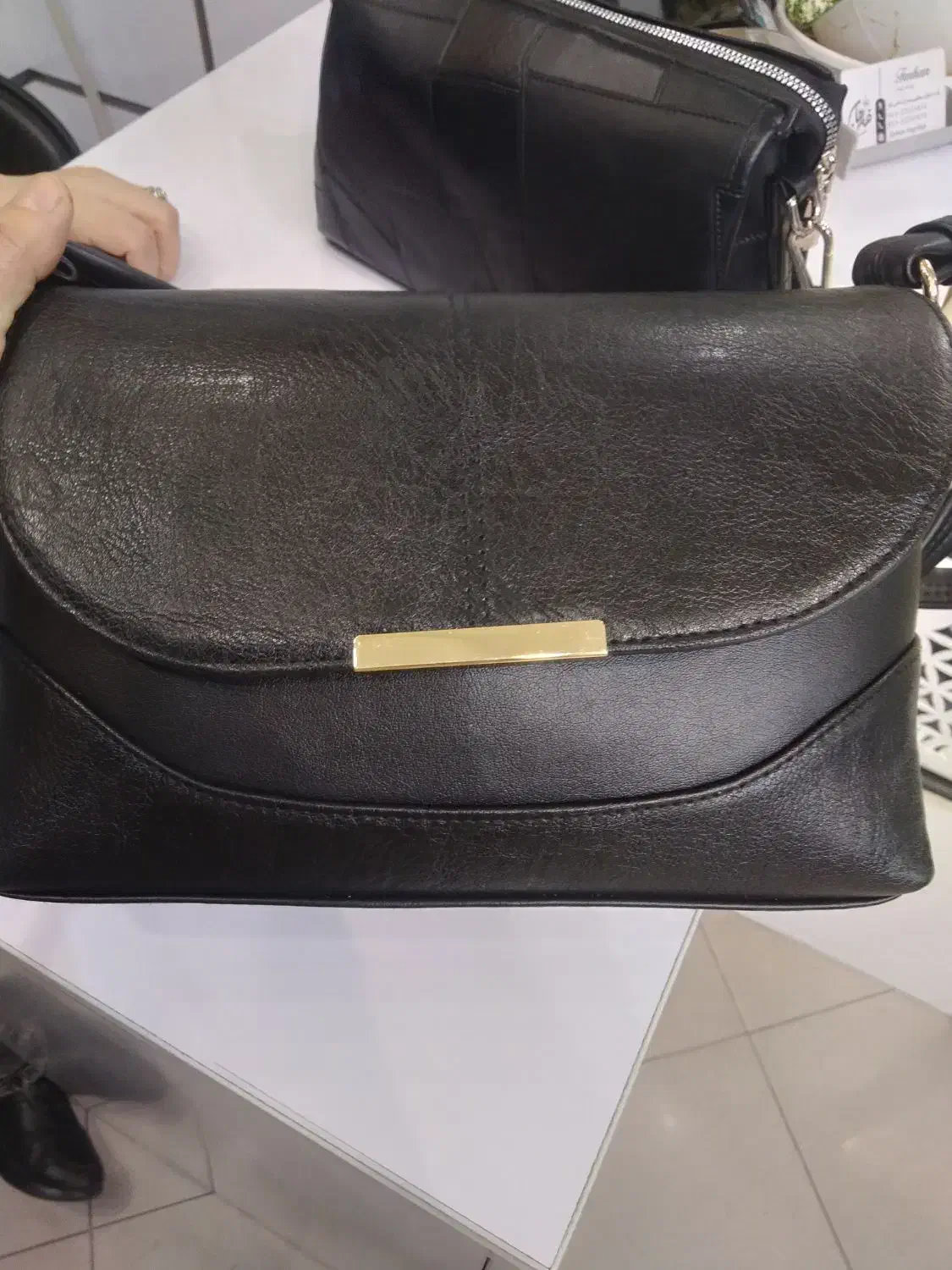 کیف نو|کیف، کفش، کمربند|رشت, بازار|دیوار