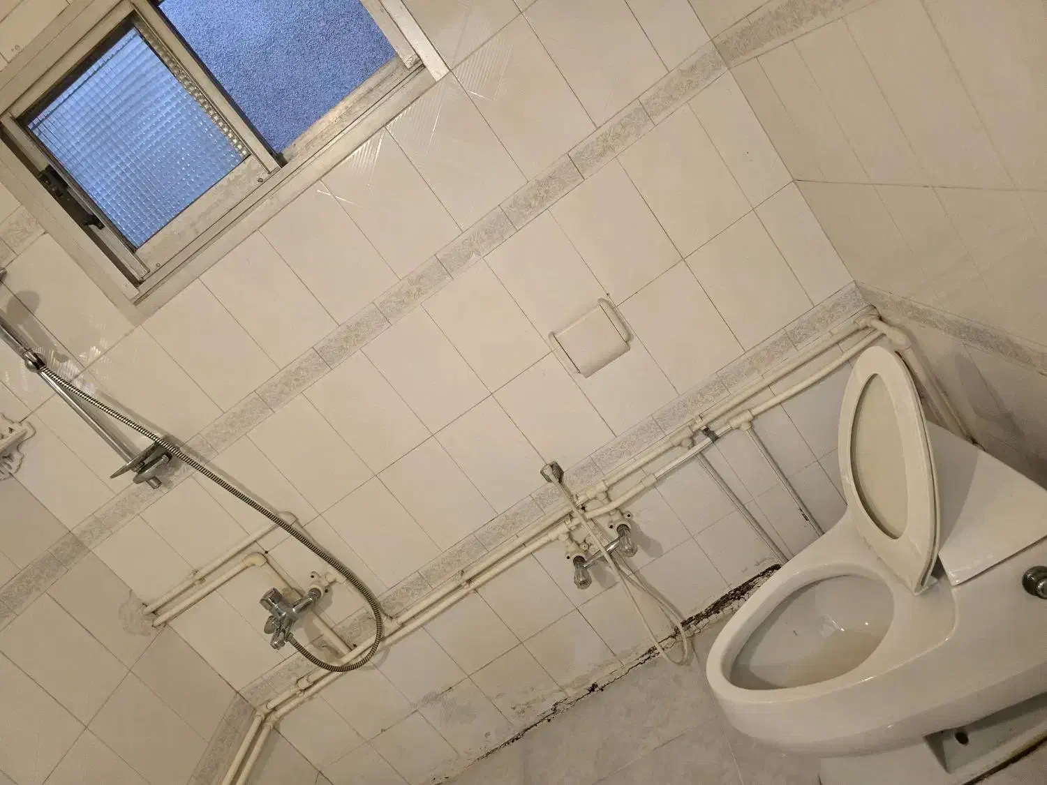 سوئیت نقلی فول روبروی میدان سنایی