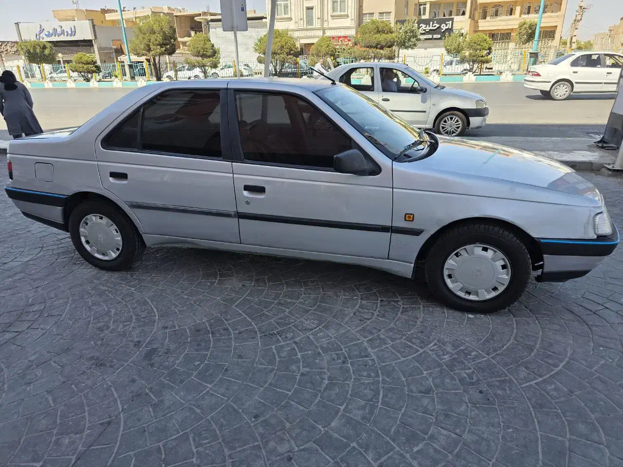 405 نقره ای مدل 92|خودرو سواری و وانت|یزد, |دیوار