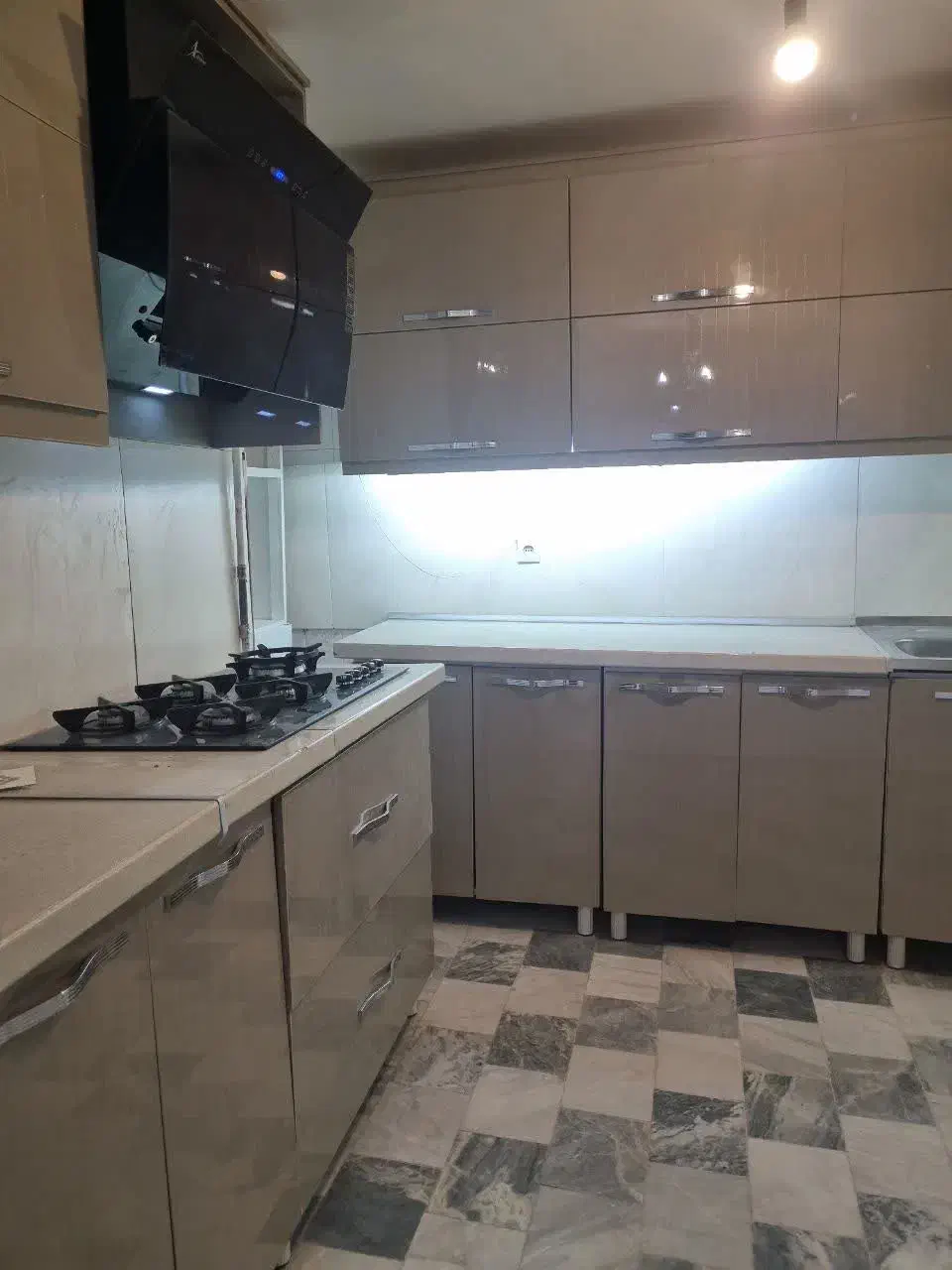 اجاره یک طبقه از ۲طبقه ویلایی|اجارهٔ خانه و ویلا|تویسرکان, |دیوار