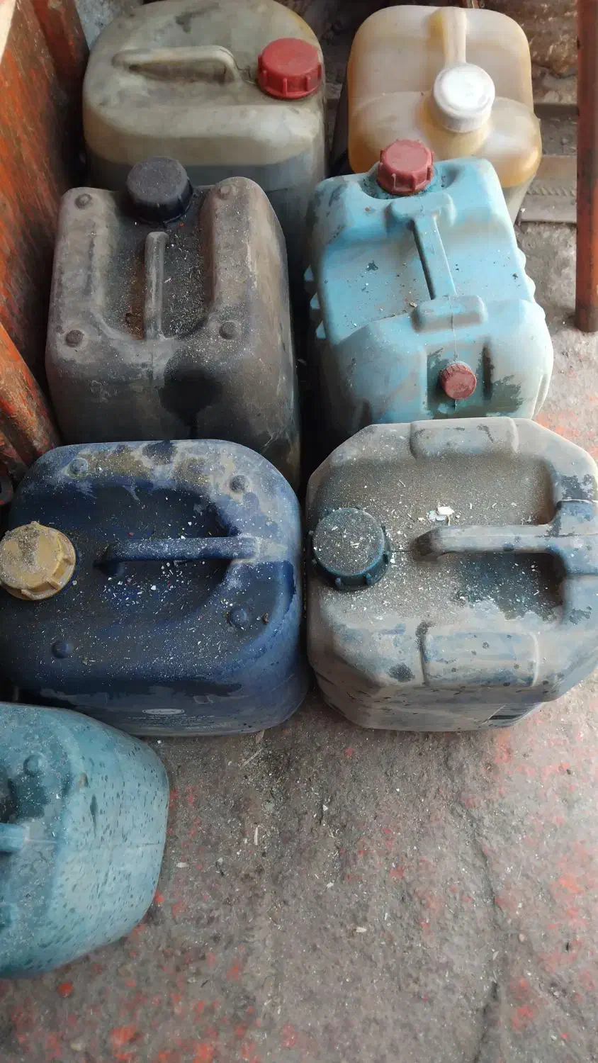 فروش روغن سوخته به صورت ۲۰ لیتری|مصالح و تجهیزات ساختمان|شیراز, شهرک مهدیه|دیوار