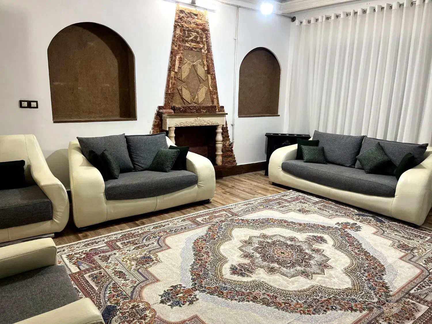 منزل مبله/یک خوابه/دوخوابه / سوئیت|اجارهٔ کوتاهمدت آپارتمان و سوئیت|شیراز, آزادی|دیوار