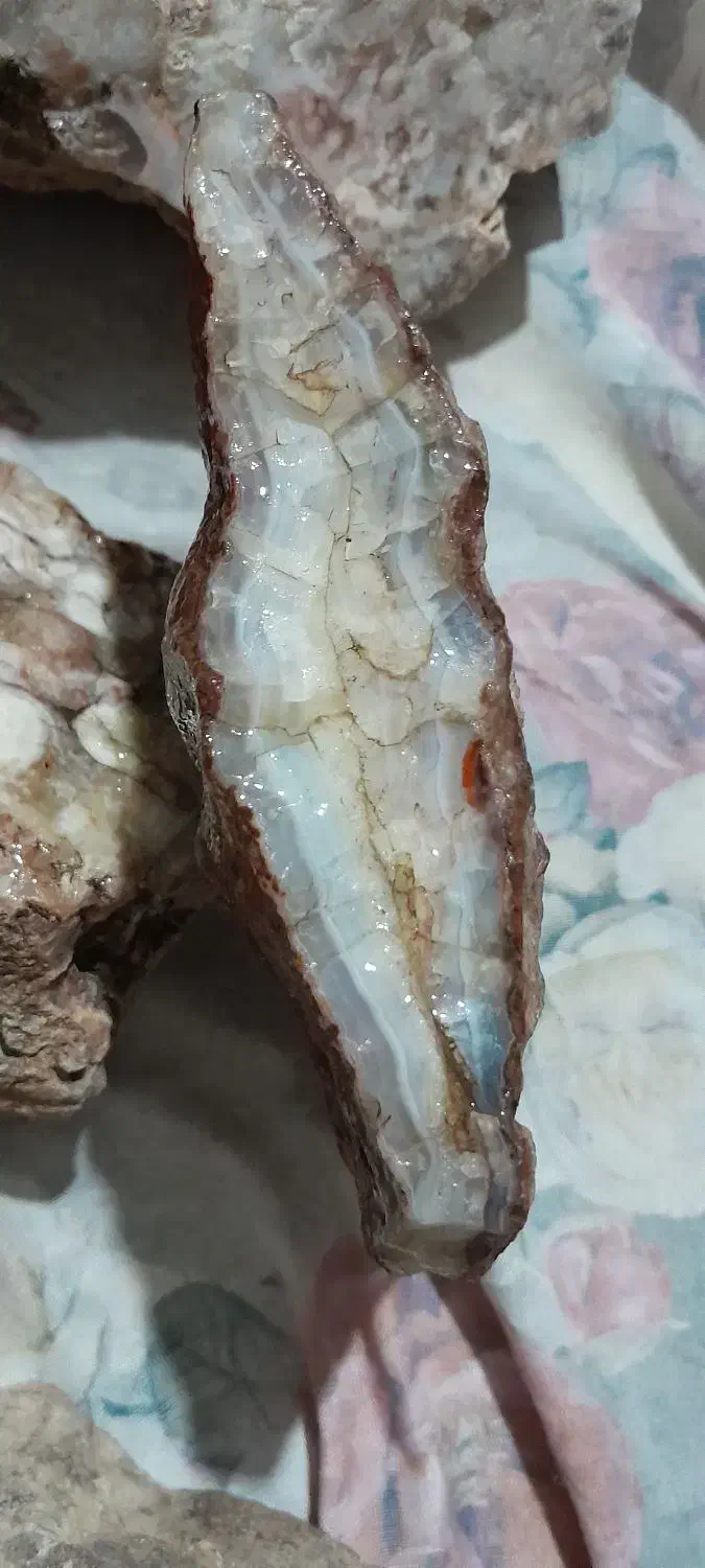 سنگ های عقیق قیمتی ونیمه قیمتی درلنگرود|بدلیجات|قنوات, |دیوار