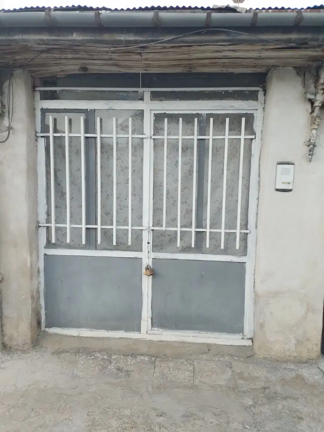 اجاره مغازه|اجارهٔ مغازه و غرفه|رشت, آب آسیاب|دیوار