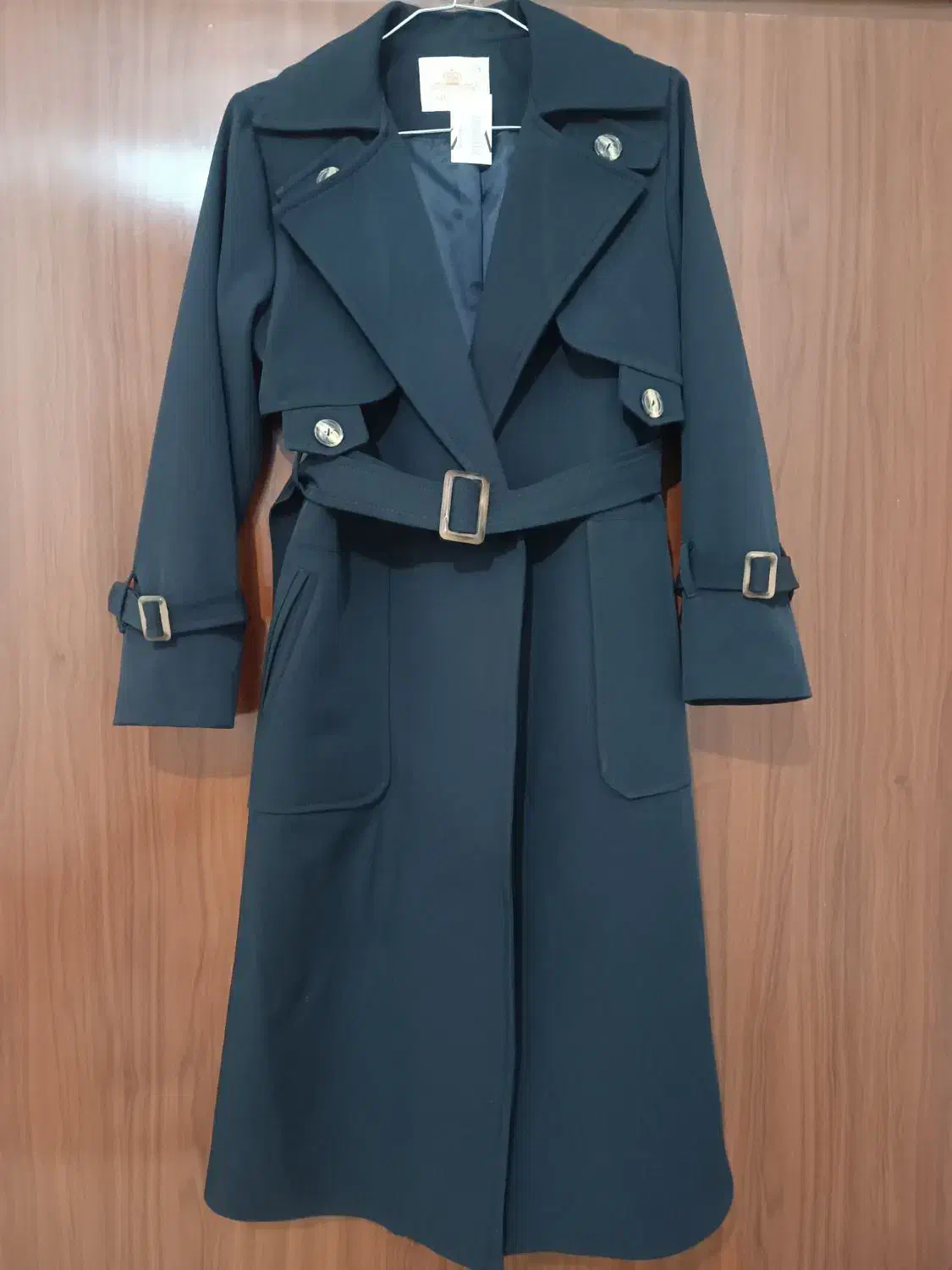 لباس|لباس|رودهن, |دیوار