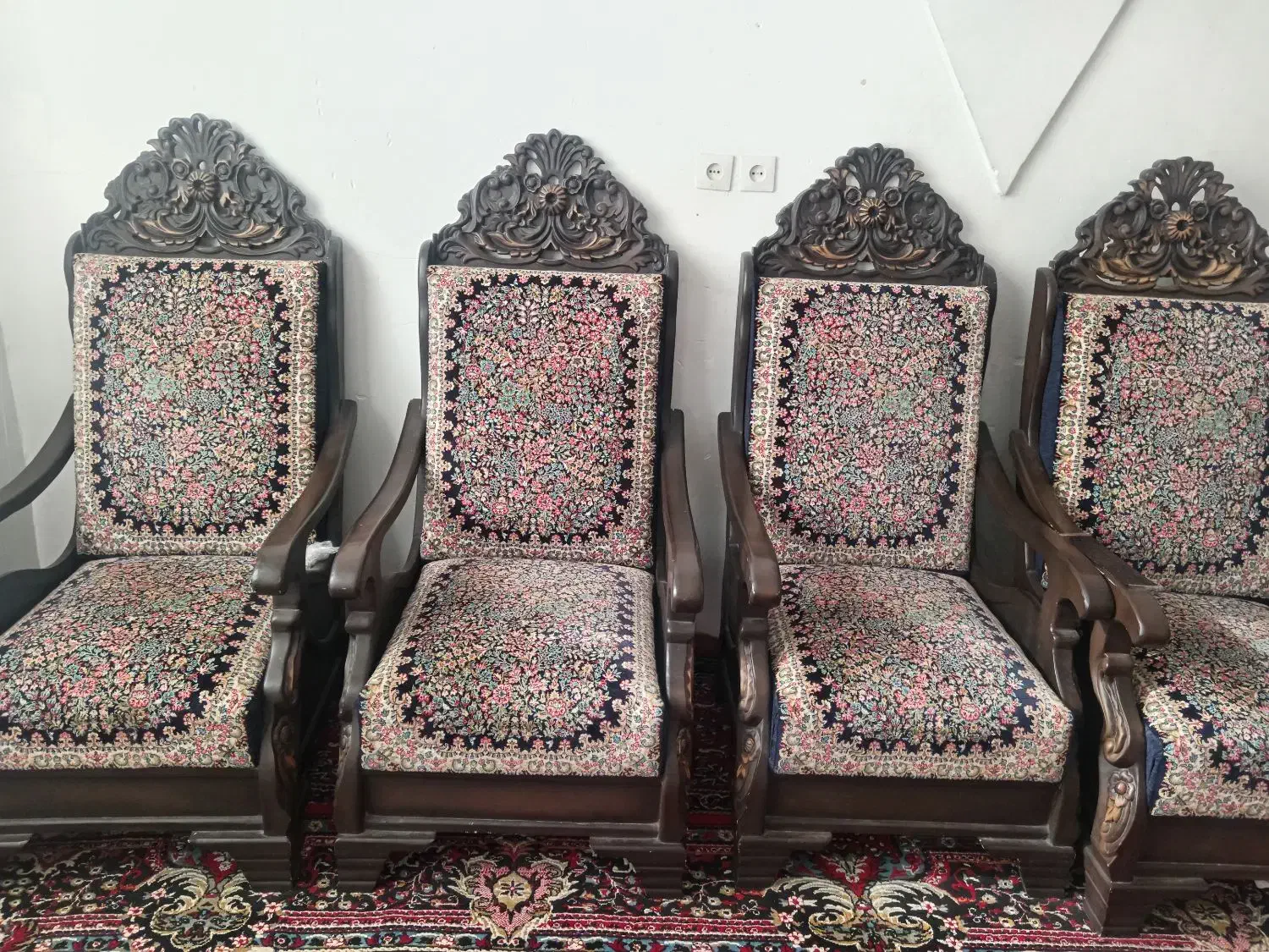 شش عدد مبل قالی سالم در حد نو|مبلمان خانگی و میز عسلی|زرند, |دیوار