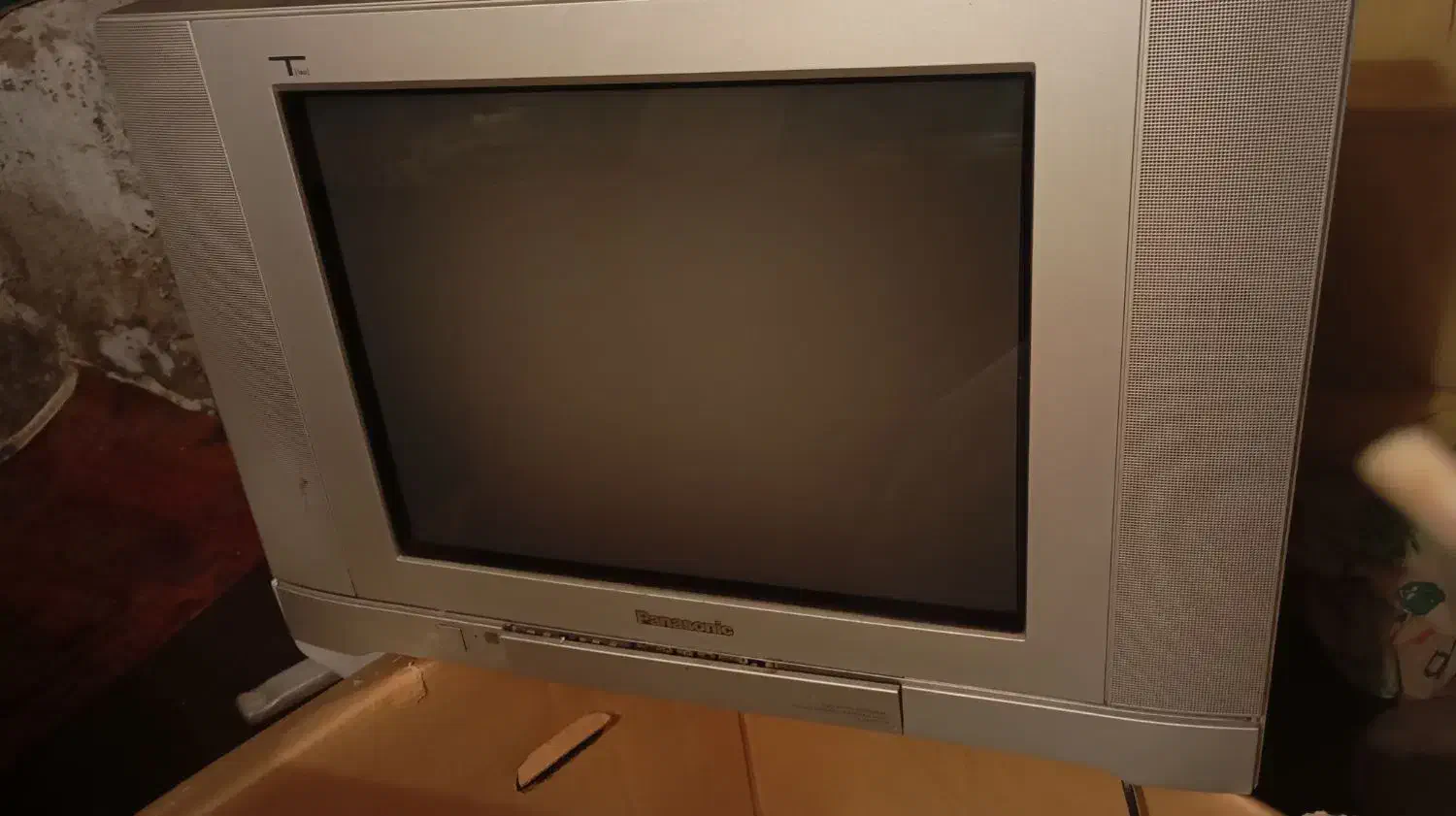تلویزیون قدیمی رنگی پاناسونیک|تلویزیون و پروژکتور|تبریز, |دیوار