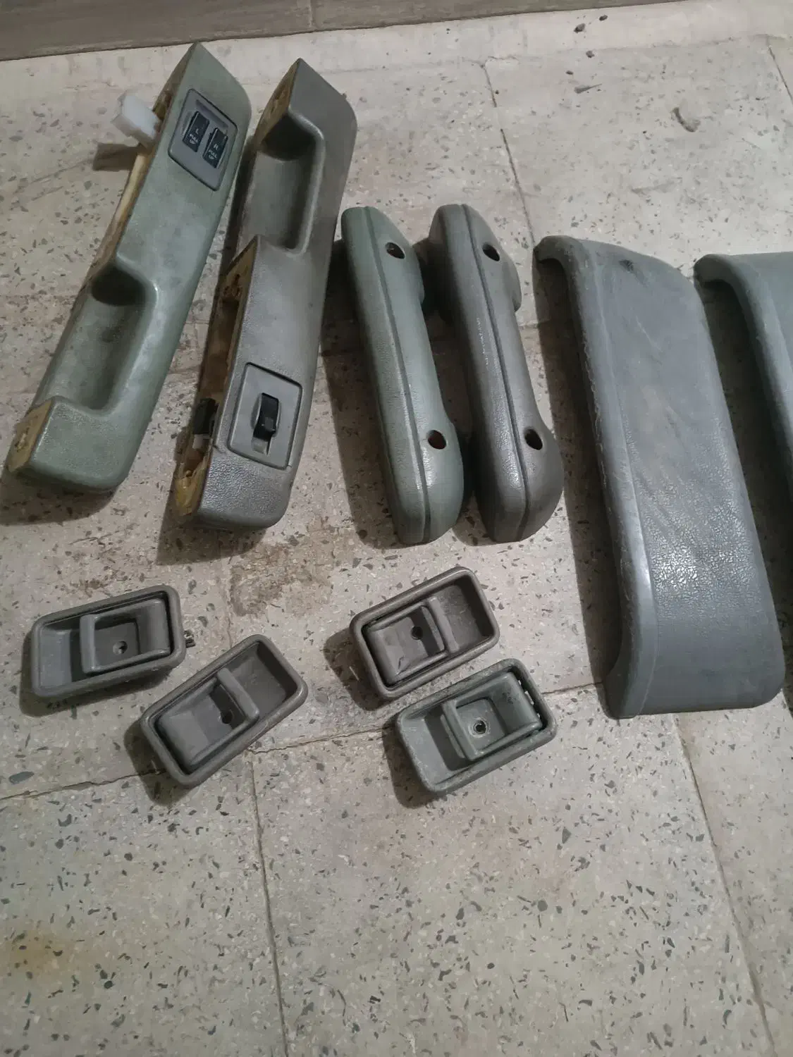 معاوضه کلید شیشه بالابر با روکش صندلی پراید|قطعات یدکی و لوازم جانبی|محمدیه-قزوین, |دیوار