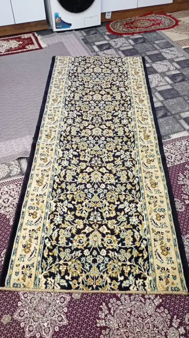 کناره سرمه ای|فرش|مشهد, حضرت حجت|دیوار