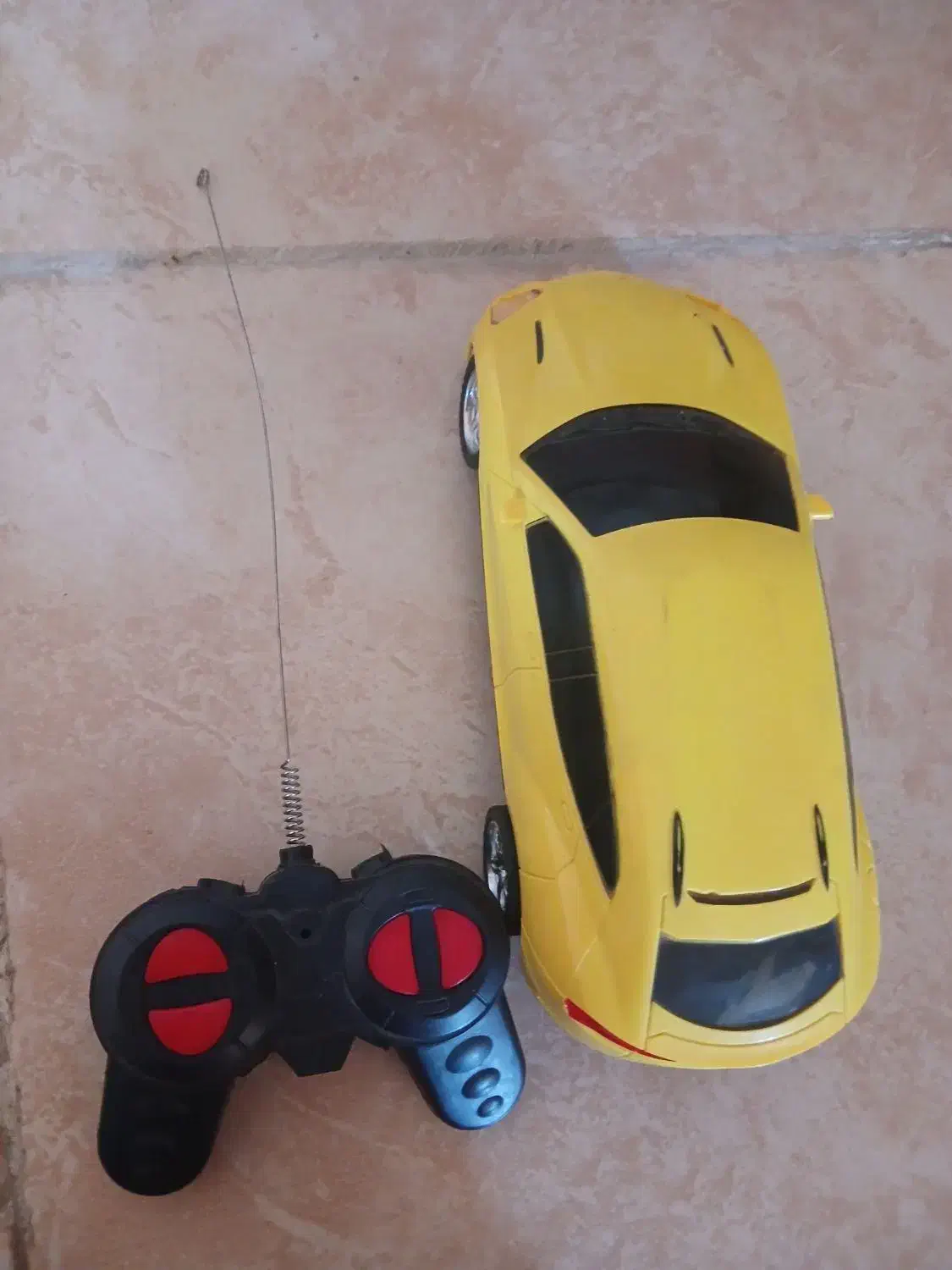 ماشین کنترلی نیاز به تعمیر جزئی|اسباببازی|ساری, |دیوار