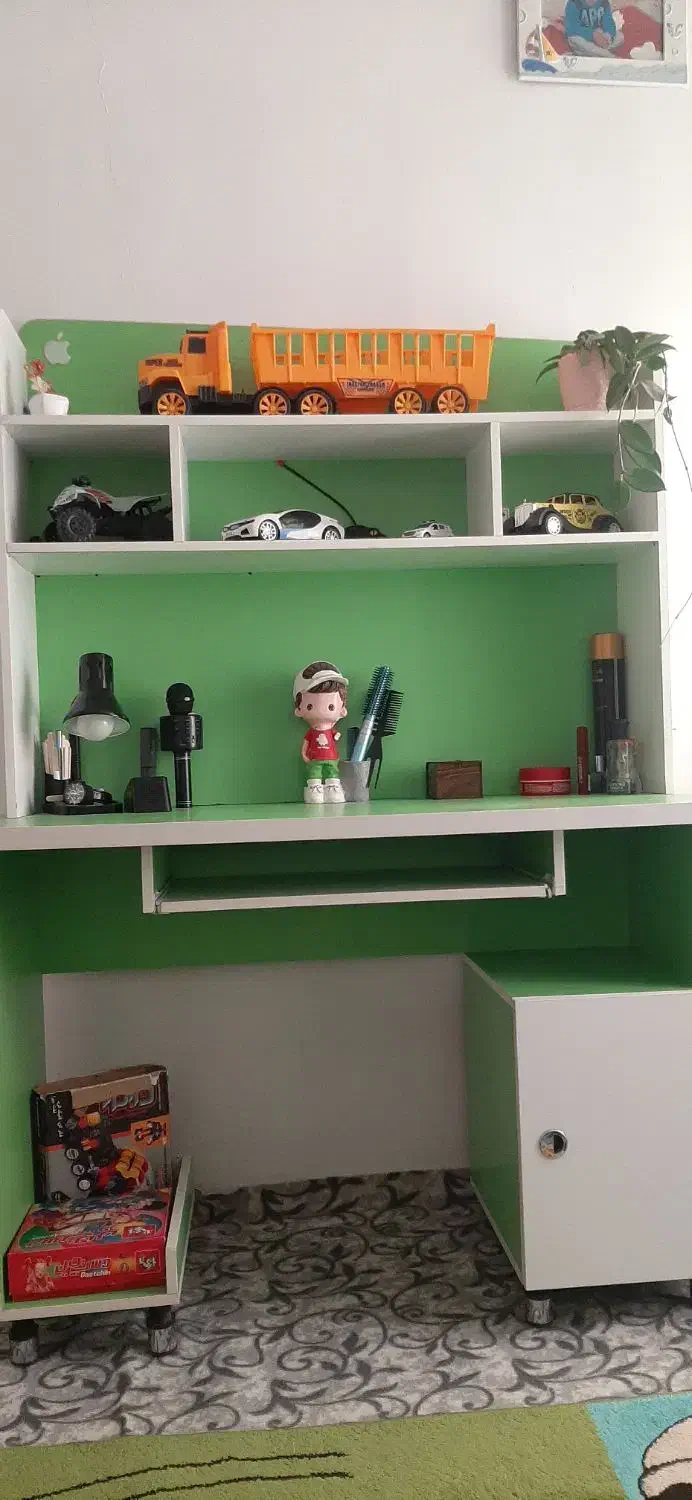 میرتحریر|میز تحریر و کامپیوتر|گلبهار, شهر جدید گلبهار|دیوار