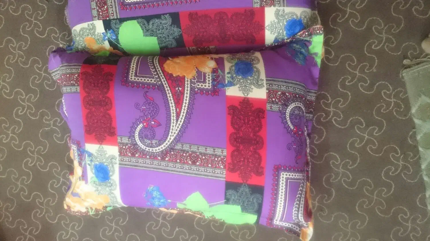 متکاوتشک نو|رختخواب، بالش، پتو|قم, بنیاد|دیوار