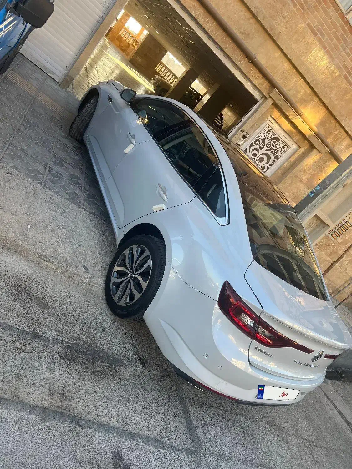 تالیسمان ۲۰۱۷ e3 داخل مشکی|خودرو سواری و وانت|شیراز, حومه شیراز|دیوار