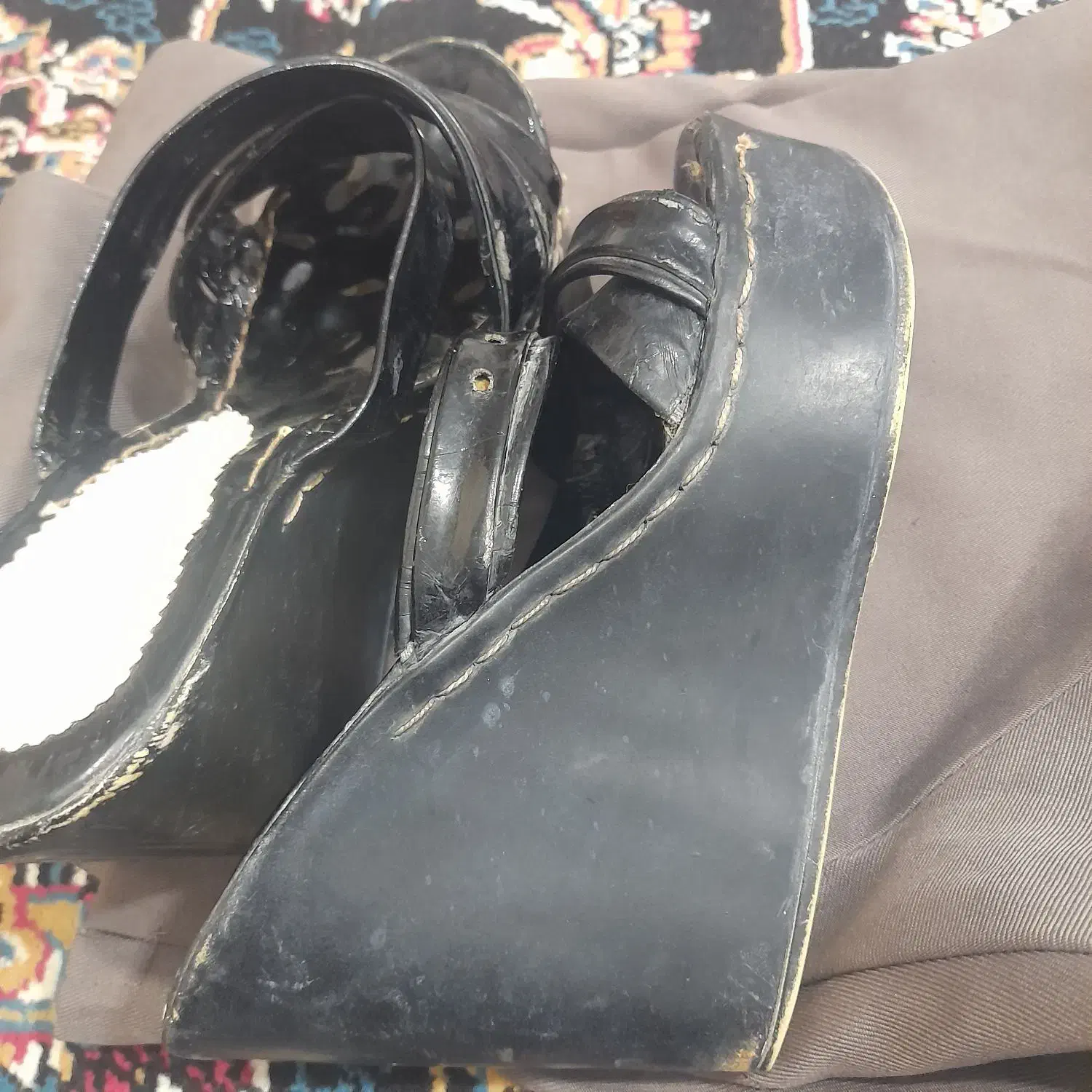 صندل همکف|کیف، کفش، کمربند|جوانرود, |دیوار