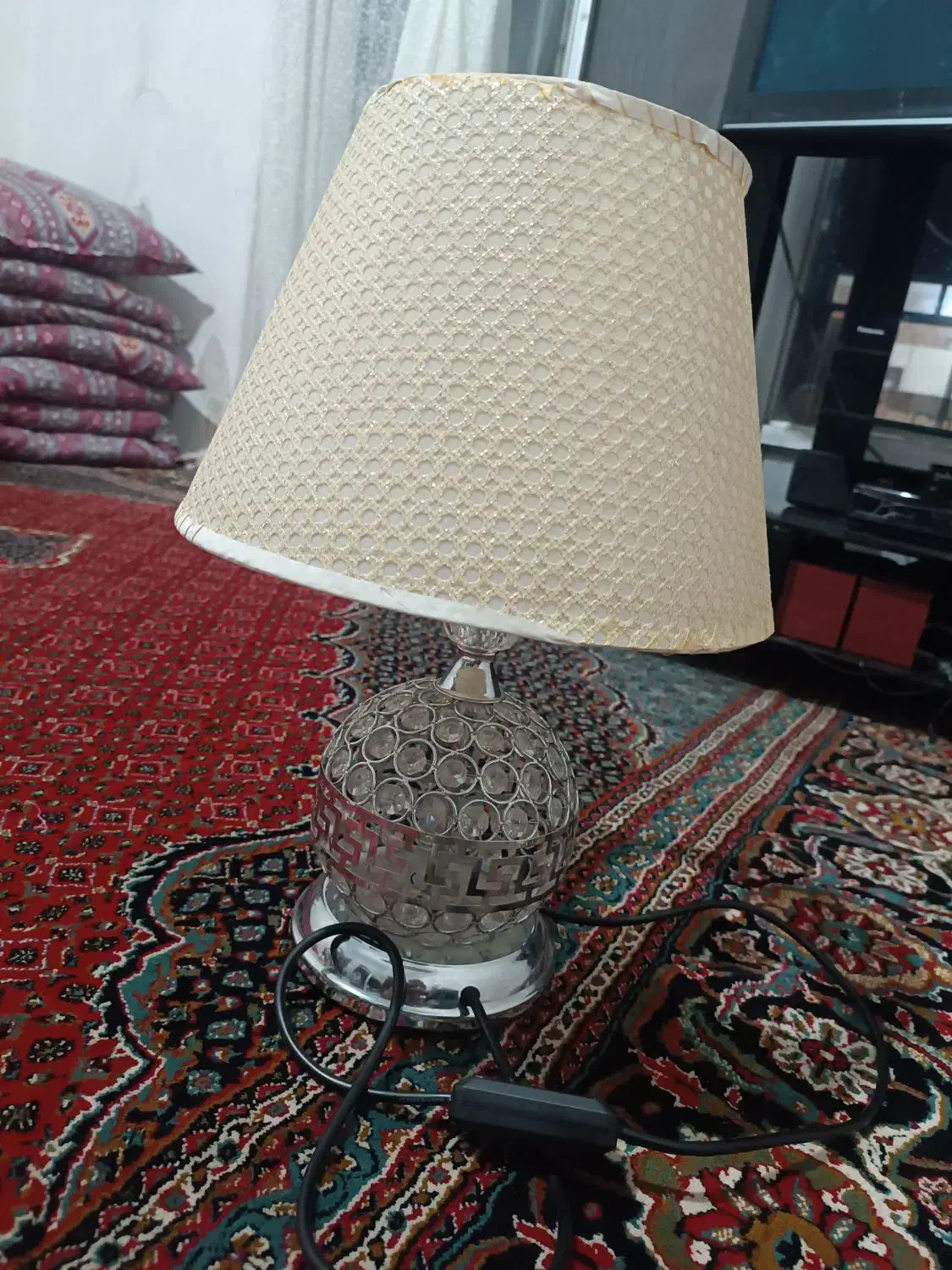 آباژور  رومیزی   یک عدد|چراغ خواب و آباژور|تهران, نظام‌آباد|دیوار