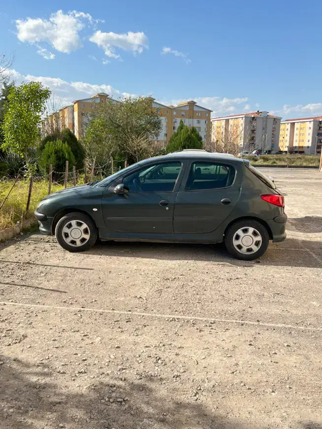 ۲۰۶ مدل ۸۲|خودرو سواری و وانت|رشت, کوی مهر|دیوار