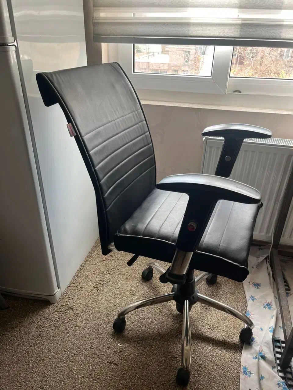 صندلی جکدار چرم|صندلی و نیمکت|شیراز, احمدی جنوبی|دیوار