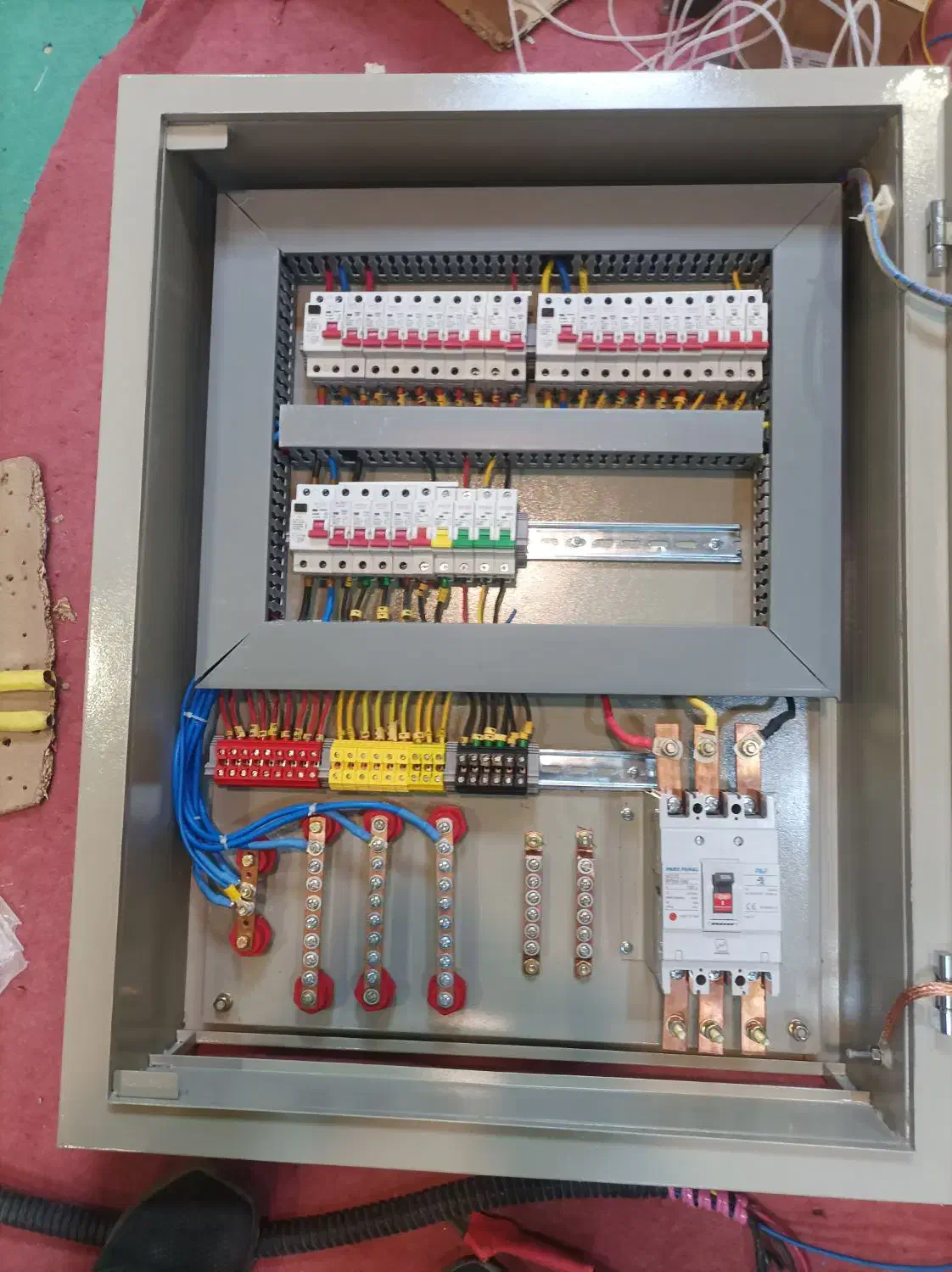 مونتاژ کار تابلو برق|استخدام صنعتی، فنی، مهندسی|برازجان, |دیوار