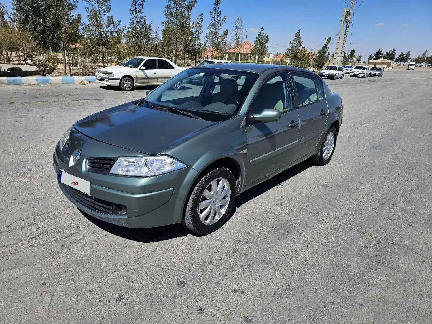 مگان ۲۰۰۰ اتوماتیک|خودرو سواری و وانت|تهران, استاد معین|دیوار