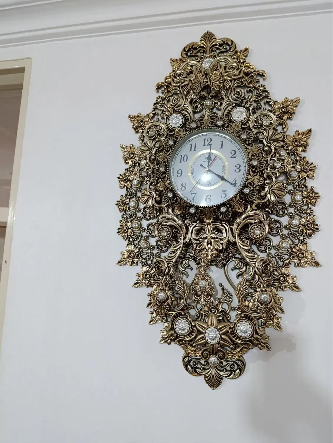 یک عدد ساعت دیواری تمیز در حد نو|ساعت دیواری و تزئینی|خرمدره, |دیوار
