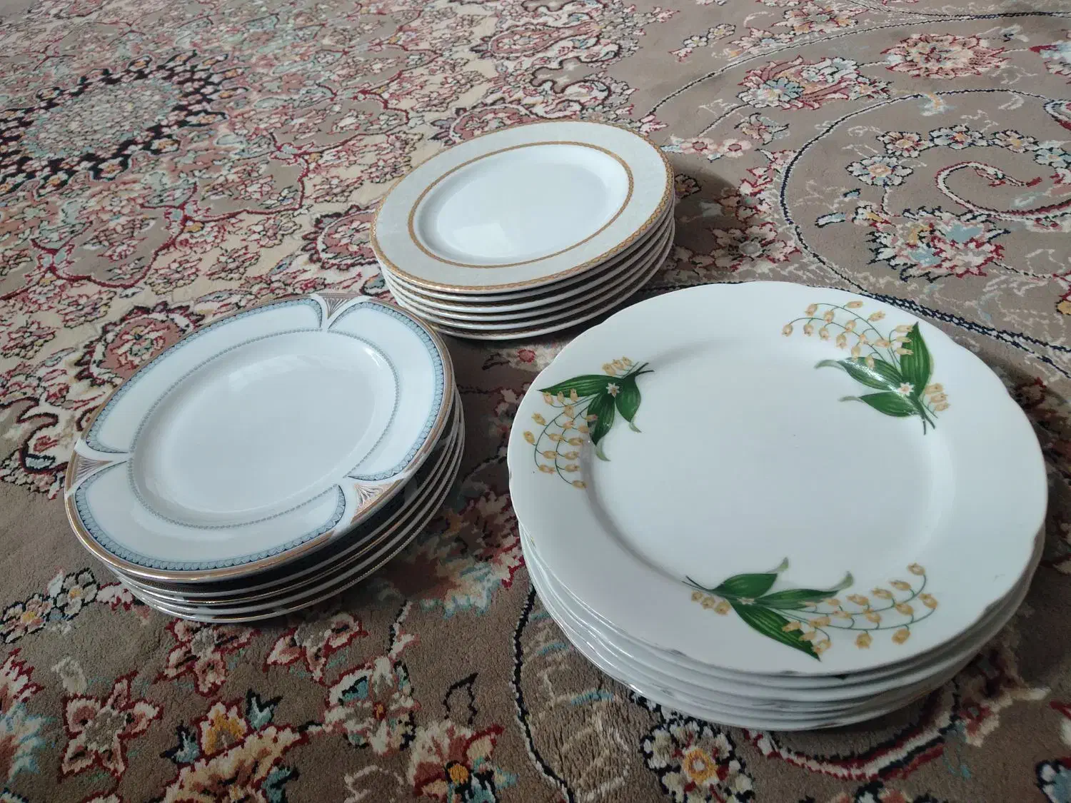 سه دست چینی بشقاب میوه خوری در حده نو|ظروف سرو و پذیرایی|قم, نیروگاه|دیوار