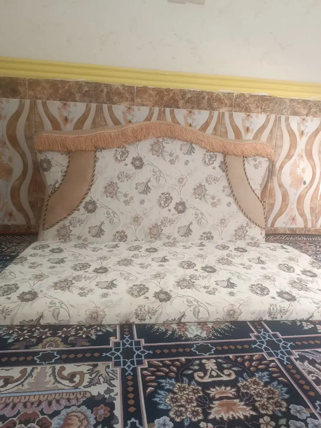 کناره دارم تمیز یک نفره دو عدد پشتی دو عدد تشک|پشتی|اهواز, کوی مندلی(سه راه خرمشهر)|دیوار