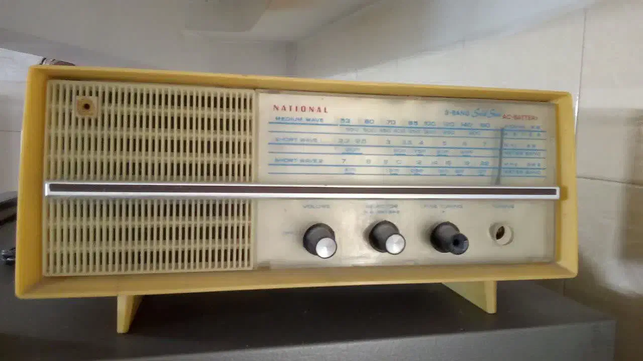رادیو قدیمی|کلکسیون اشیاء عتیقه|قم, پردیسان|دیوار